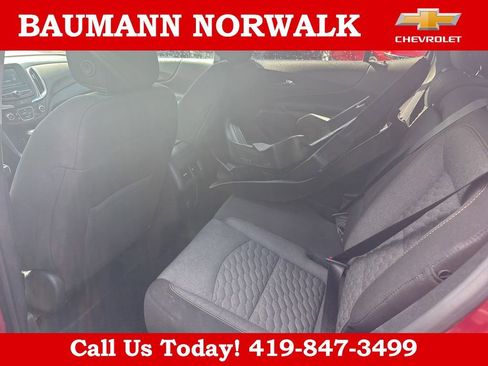 Used 2018 Chevrolet Equinox LT FWD image 32