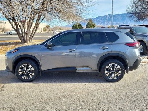 Used 2021 Nissan Rogue SV image 7