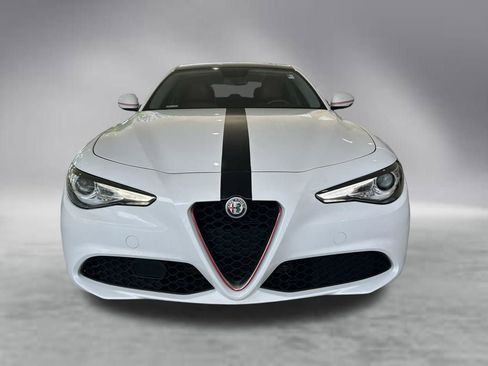 Used 2018 Alfa Romeo Giulia RWD image 12