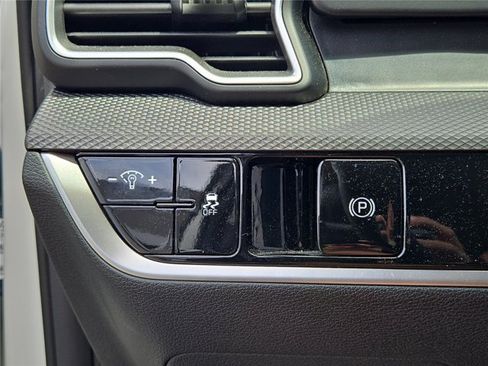 Certified 2025 Kia Sportage LX AWD/4WD image 50