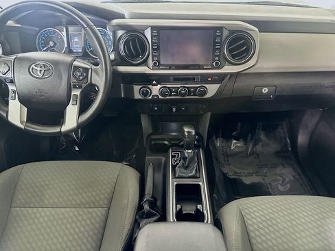 Used 2021 Toyota Tacoma SR5 AWD/4WD image 18