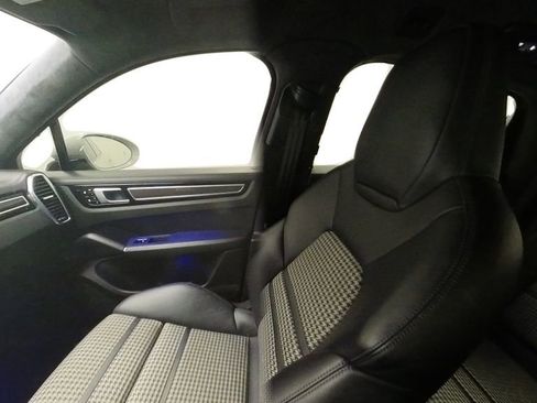 Used 2021 Porsche Cayenne GTS image 35