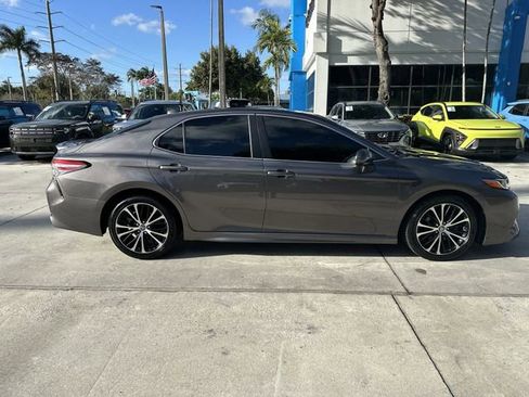 Used 2019 Toyota Camry SE image 31