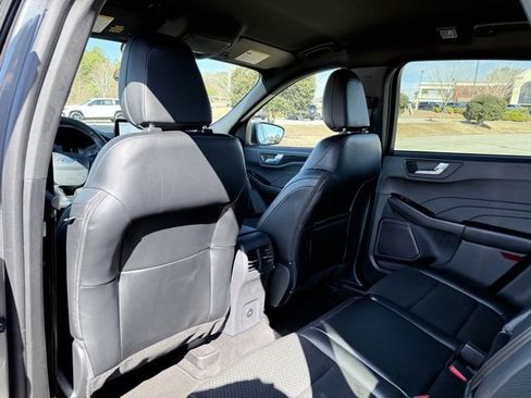 Used 2025 Ford Escape ST-Line image 30