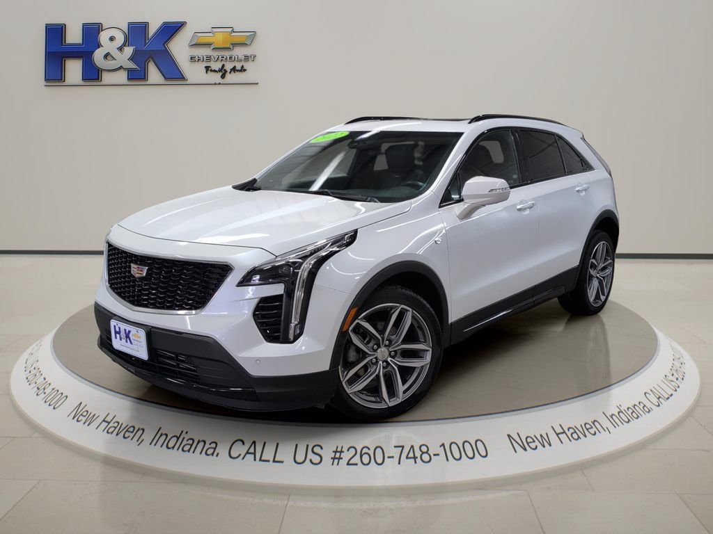 Used 2022 Cadillac XT4 Sport w/ Sun And Sound Package AWD/4WD image 3