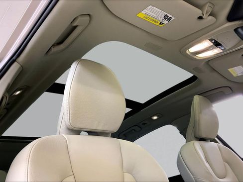 Used 2025 Volvo XC60 B5 Plus w/ Protection Package Premier AWD/4WD image 13