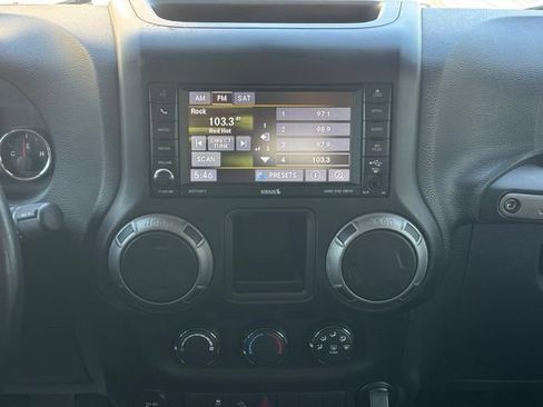 Used 2017 Jeep Wrangler Sport AWD/4WD image 22