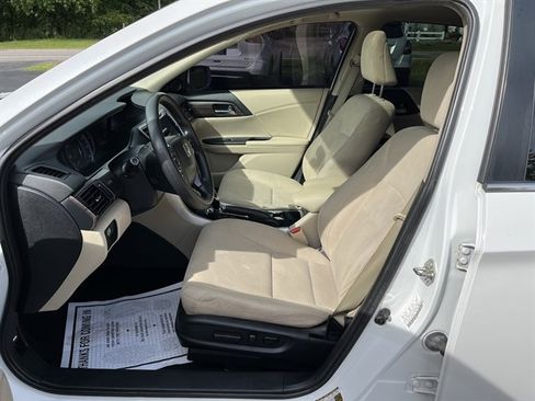 Used 2017 Honda Accord EX image 18