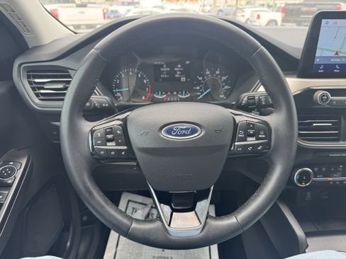 Used 2022 Ford Escape SEL FWD image 8