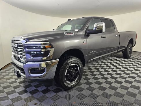 New 2026 RAM 2500 Laramie AWD/4WD image 8