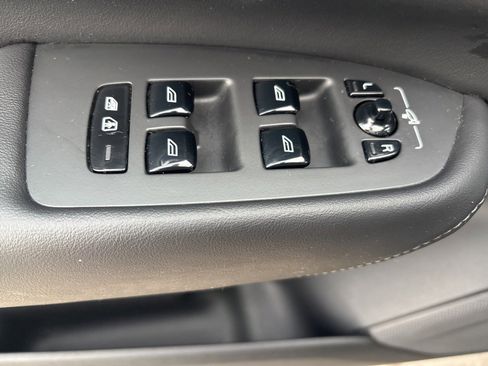 Certified 2023 Volvo XC90 B6 Plus image 18