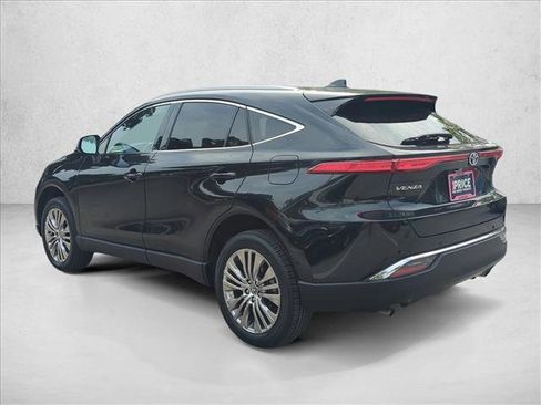 Certified 2024 Toyota Venza XLE AWD/4WD image 7