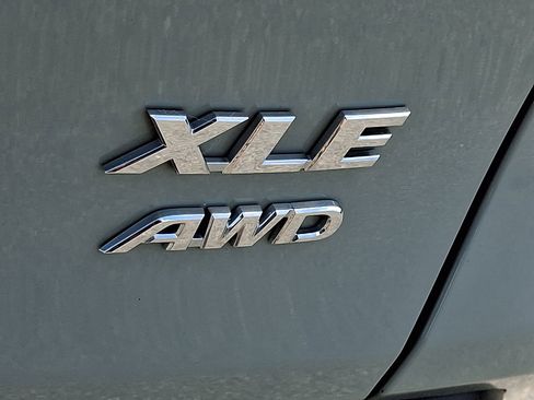 Used 2021 Toyota RAV4 XLE w/ Convenience Package AWD/4WD image 31