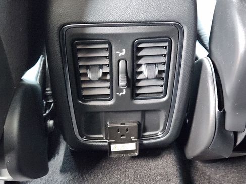 Used 2020 Jeep Grand Cherokee Altitude RWD image 29