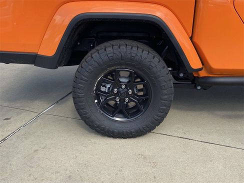 New 2025 Jeep Gladiator Sport image 8