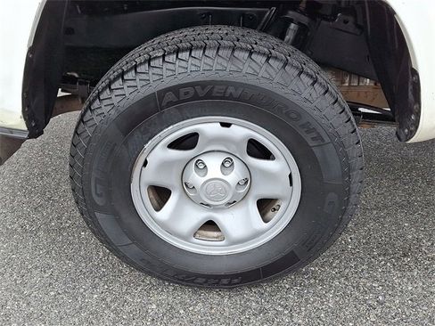 Certified 2022 Toyota Tacoma SR image 10