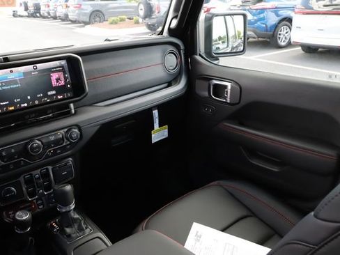 New 2026 Jeep Gladiator Rubicon AWD/4WD image 25