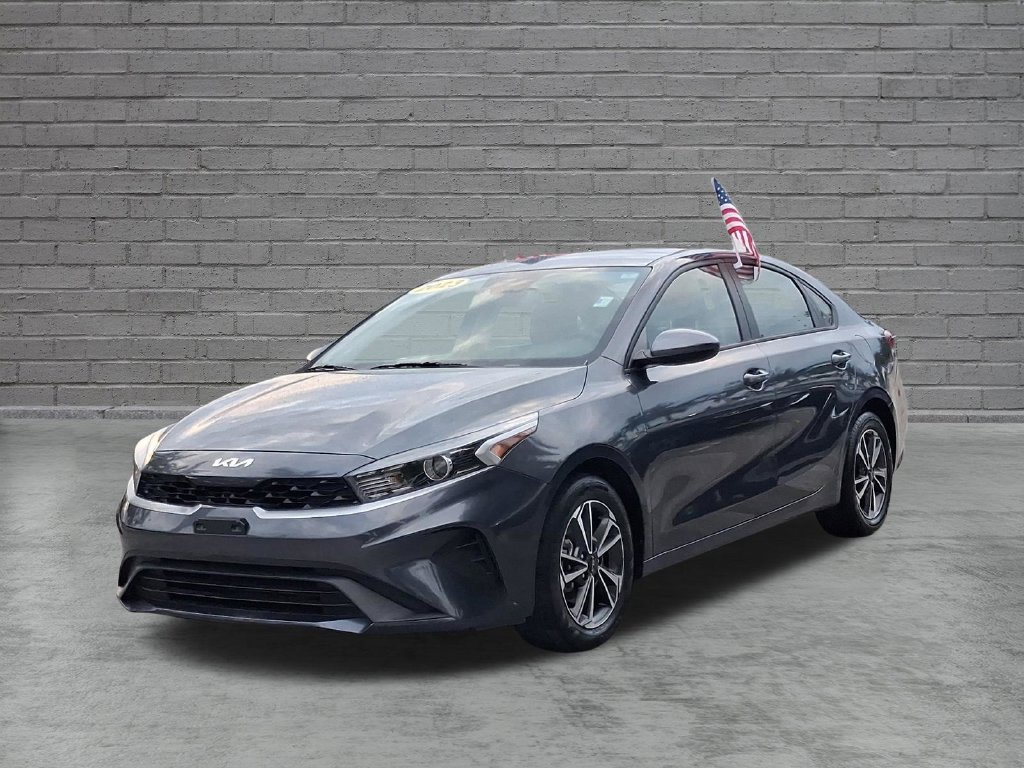 Used 2023 Kia Forte LXS FWD image 3
