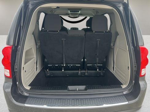 Used 2017 Dodge Grand Caravan SE w/ Power Window Group FWD image 19