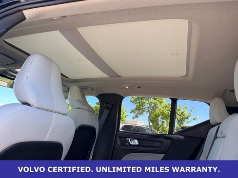 Certified 2023 Volvo XC40 B5 Plus w/ Protection Package Premier AWD/4WD image 31