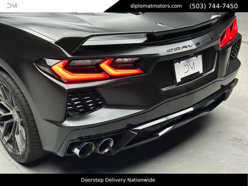 Used 2022 Chevrolet Corvette Stingray Coupe w/ Z51 Performance Package image 16