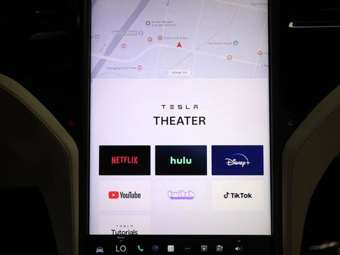 Used 2020 Tesla Model X image 73