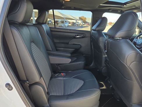 Certified 2023 Toyota Highlander XSE image 21