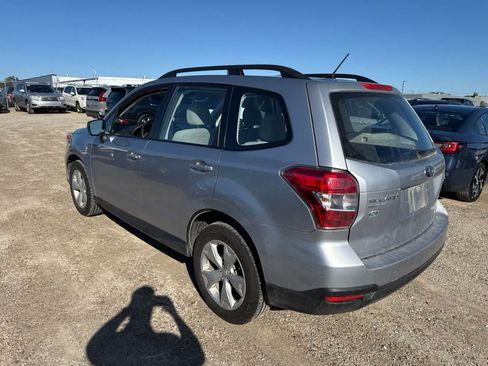 Used 2015 Subaru Forester 2.5i w/ Alloy Wheel Package AWD/4WD image 2