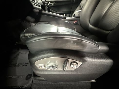 Used 2024 Porsche Macan image 17
