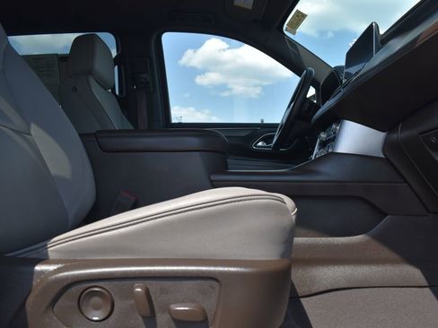 Used 2024 GMC Yukon XL SLT RWD image 6
