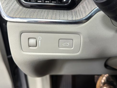 Used 2020 Volvo XC60 T5 Inscription image 19