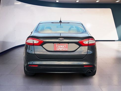 Used 2015 Ford Fusion SE image 4