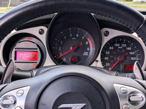 Used 2018 Nissan 370Z Touring RWD image 20