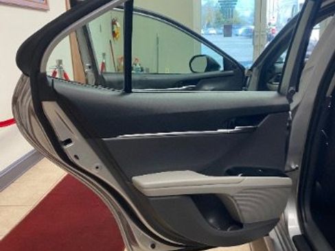 Used 2019 Toyota Camry LE w/ Convenience Package image 14