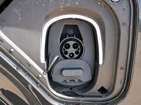 New 2026 Cadillac Vistiq Sport w/ LPO, Floor Liner Package image 31