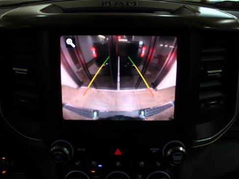 Used 2019 RAM 1500 Laramie AWD/4WD image 18