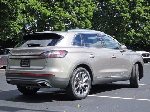 Used 2021 Lincoln Nautilus Reserve AWD/4WD image 22