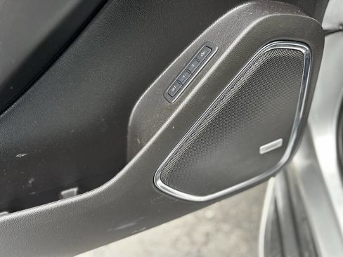 Used 2016 GMC Yukon XL SLT w/ Open Road Package image 19