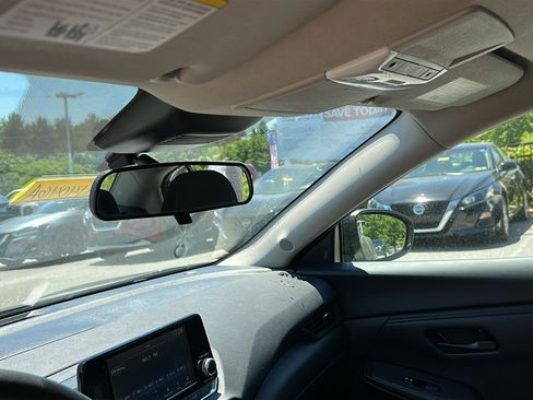 Used 2024 Nissan Sentra S FWD image 21
