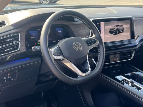 Certified 2025 Volkswagen Atlas SEL image 22