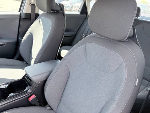 Used 2025 Kia K4 FWD image 12