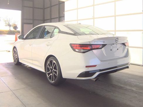 Used 2025 Nissan Sentra SR FWD image 5