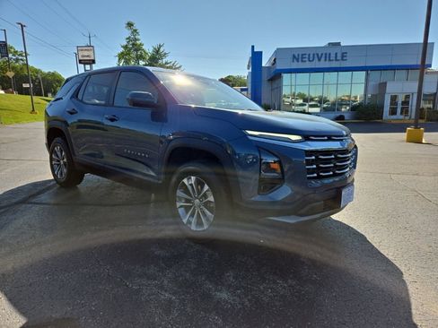 Used 2025 Chevrolet Equinox LT w/ Safety and Technology Package FWD image 2