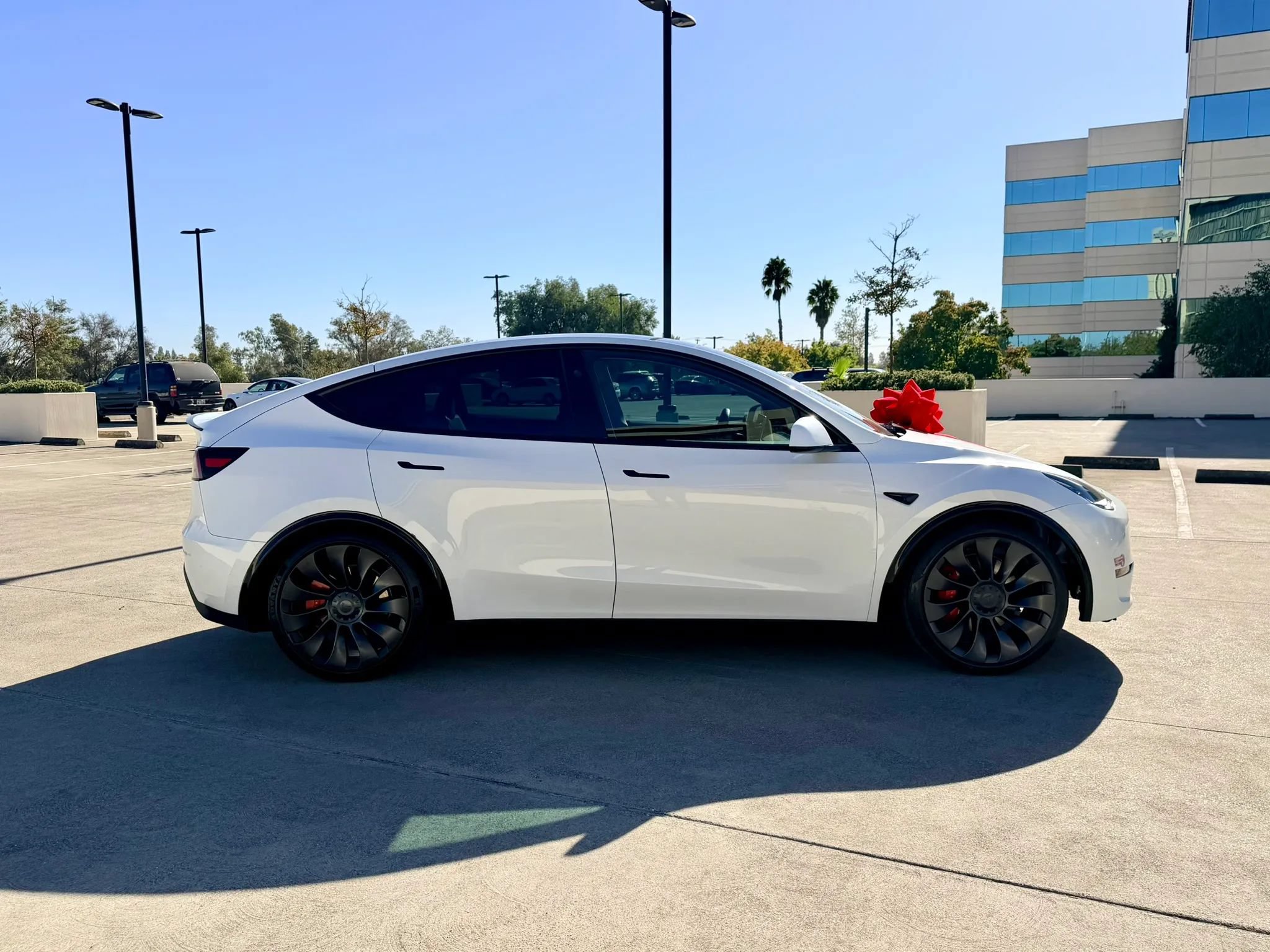 Used 2024 Tesla Model Y Performance AWD/4WD image 16