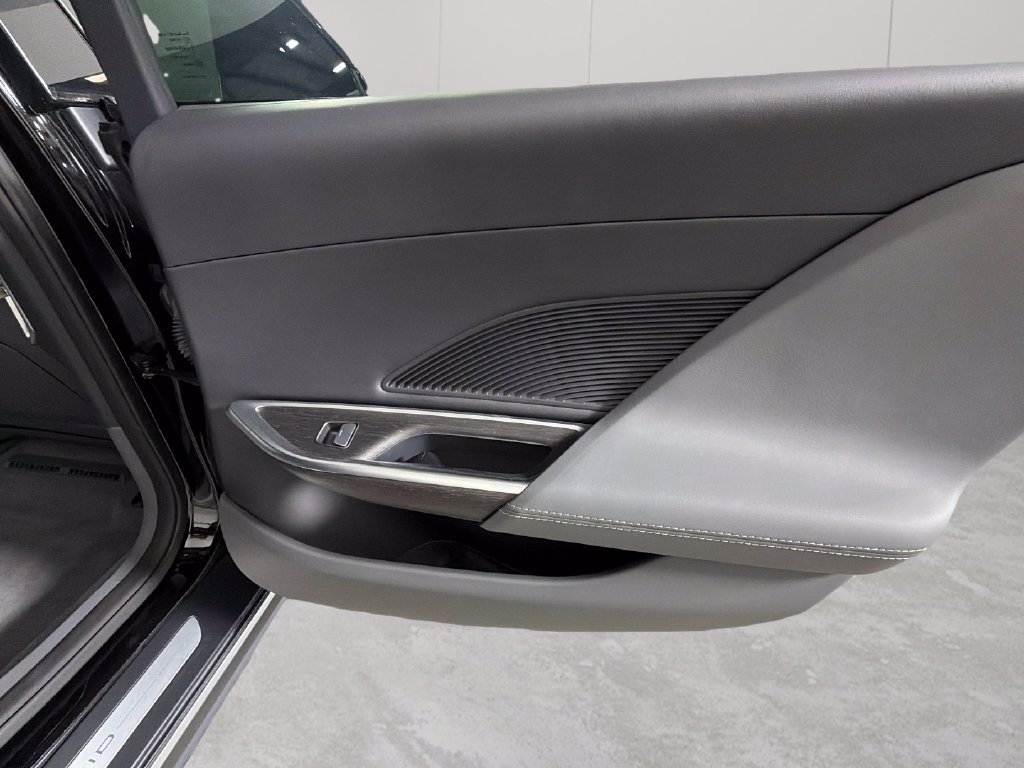 Used 2025 Lucid Air Pure RWD image 34
