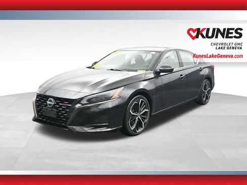 Used 2024 Nissan Altima 2.5 SR FWD image 5