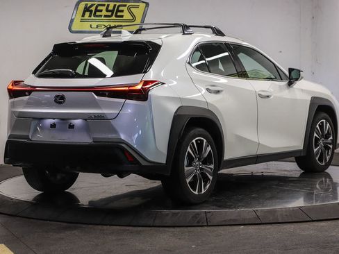 Certified 2025 Lexus UX 300h FWD w/ Accessory Package (Z2) image 4