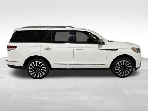 Certified 2024 Lincoln Navigator Black Label image 8