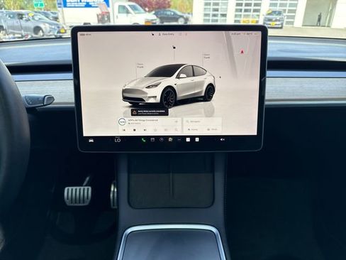 Used 2022 Tesla Model Y Performance AWD/4WD image 27