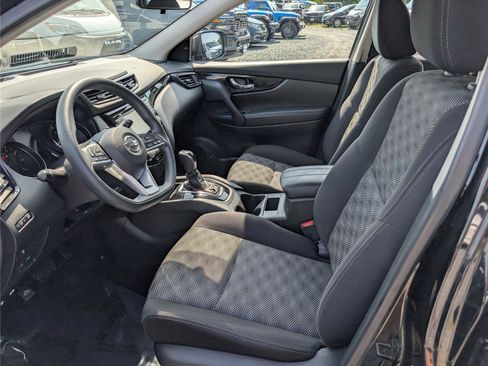 Used 2020 Nissan Rogue Sport SV FWD image 14